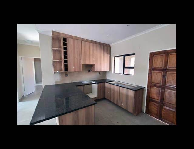 2 BEDROOM TOWNHOUSE FOR SALE IN RIVERSDALE